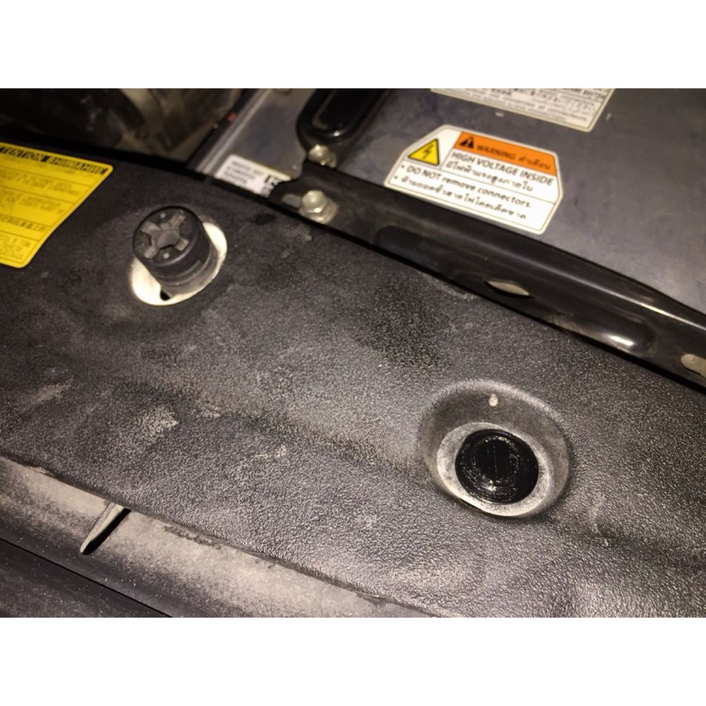 Toyota Prius motor kapak pimi görsel 2