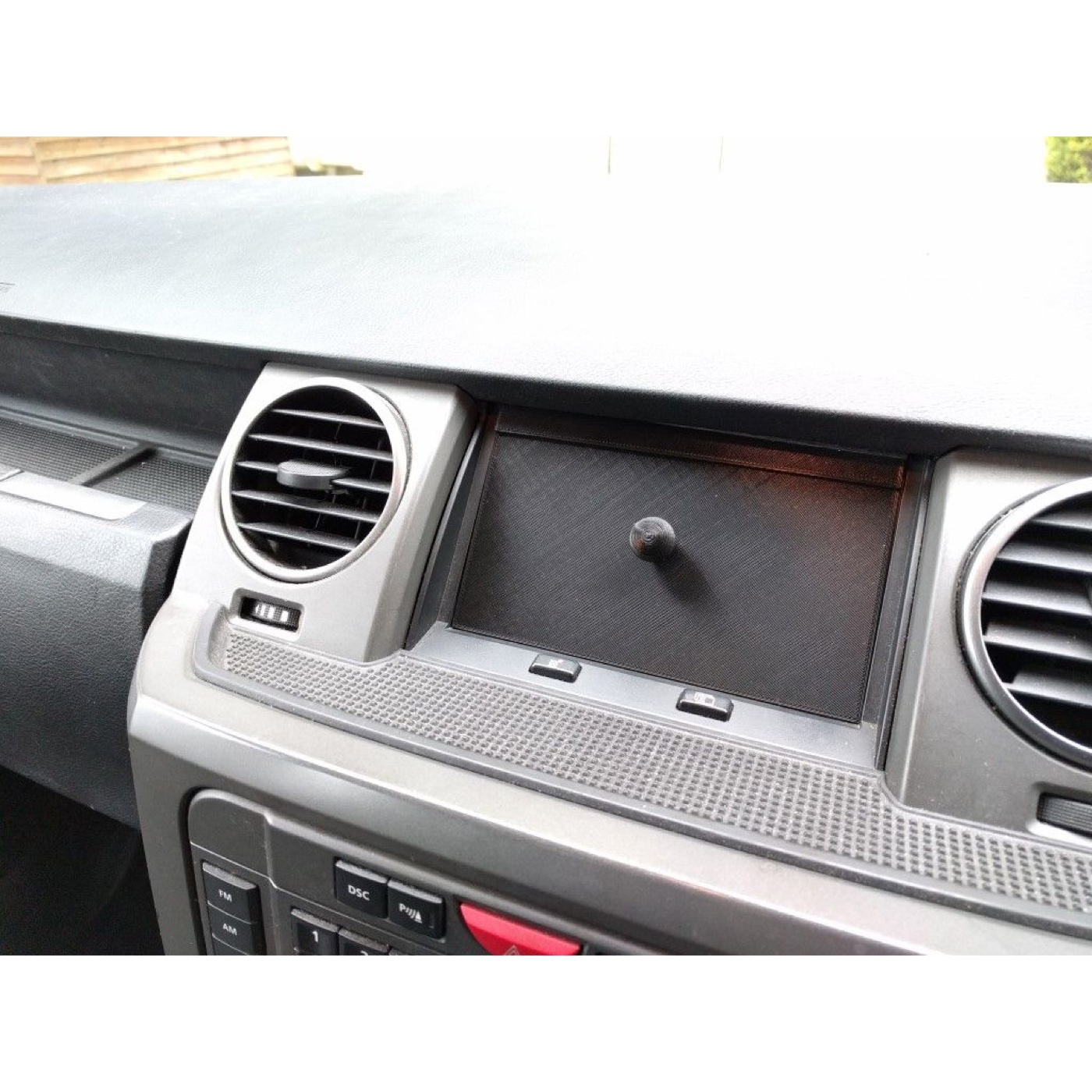 Land Rover Discovery 3 Navigasyon Ekranı Kapağı ve GPS Tutucusu görsel 2