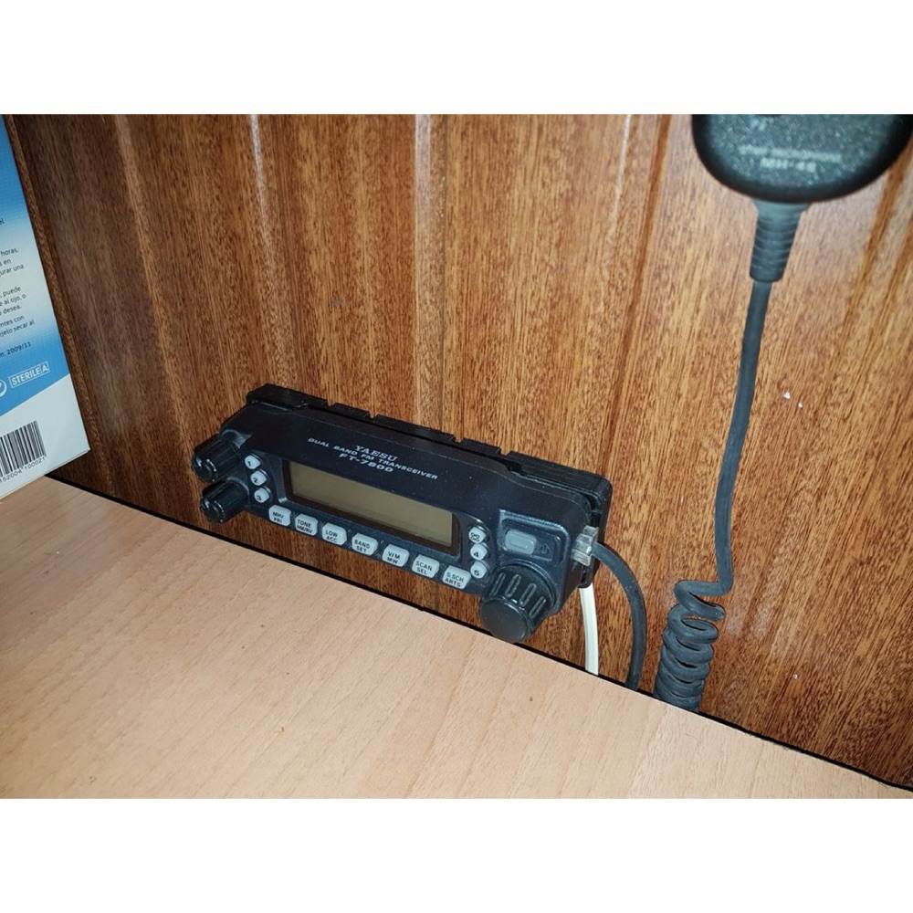 Yaesu FT-7800 Duvar Desteği