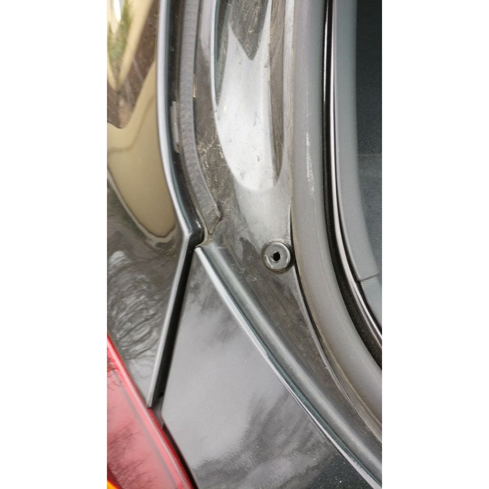 Renault Laguna 3 Bagaj Kapağı Durdurucusu görsel 3