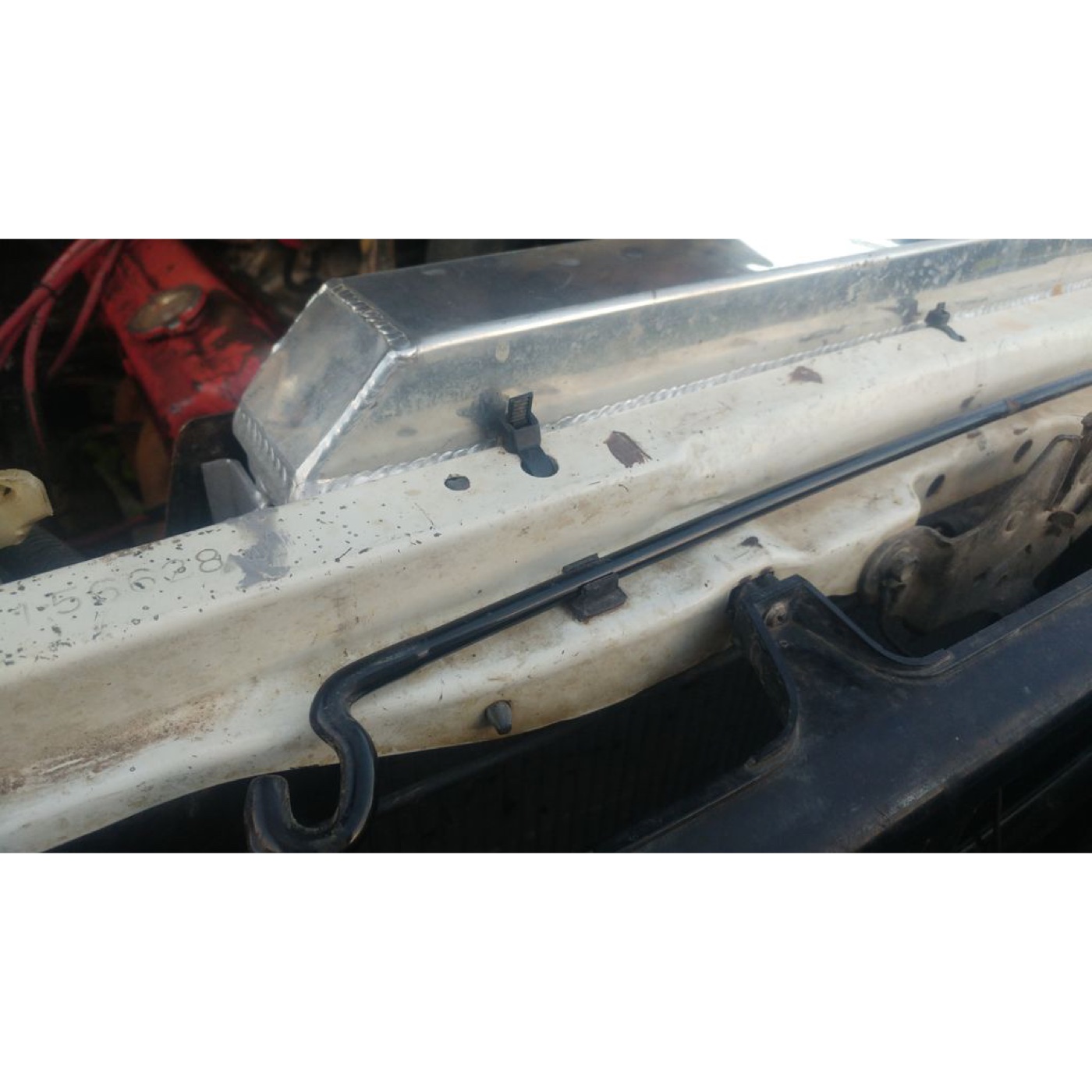 Toyota Hilux Kaput Destek Kolu Klipsi görsel 2