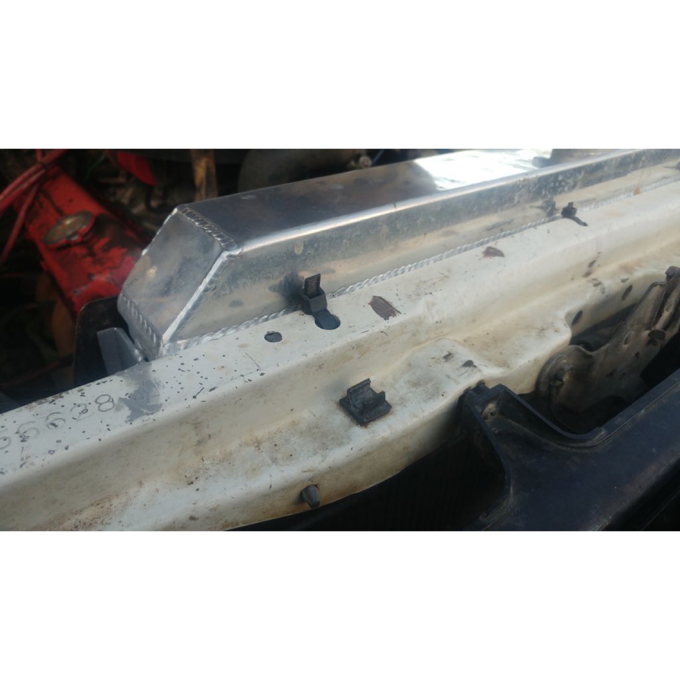 Toyota Hilux Kaput Destek Kolu Klipsi görsel 3