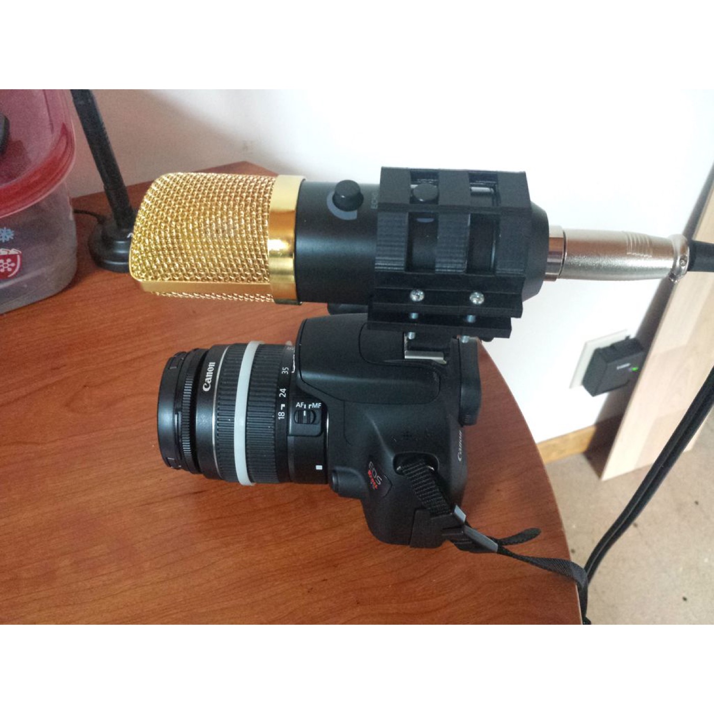 Canon DSLR Fotoğraf Makinesi için USB Mikrofon Tutucusu görsel 2