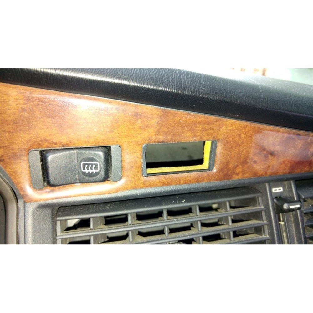 Delik Kapama Butonu (Mercedes 190E W201 Uyumlu)