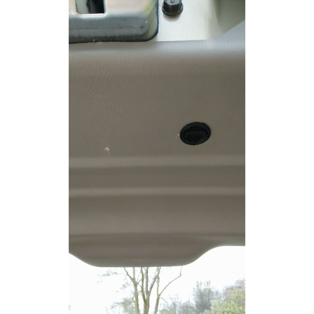 Subaru Forester Bagaj Paneli Delik Kapağı (2008) görsel 2