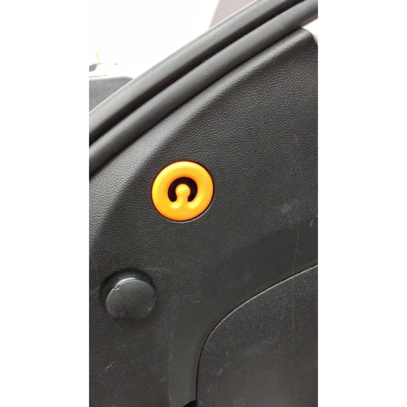Chevrolet Volt Bagaj Rafı Braketi görsel 3