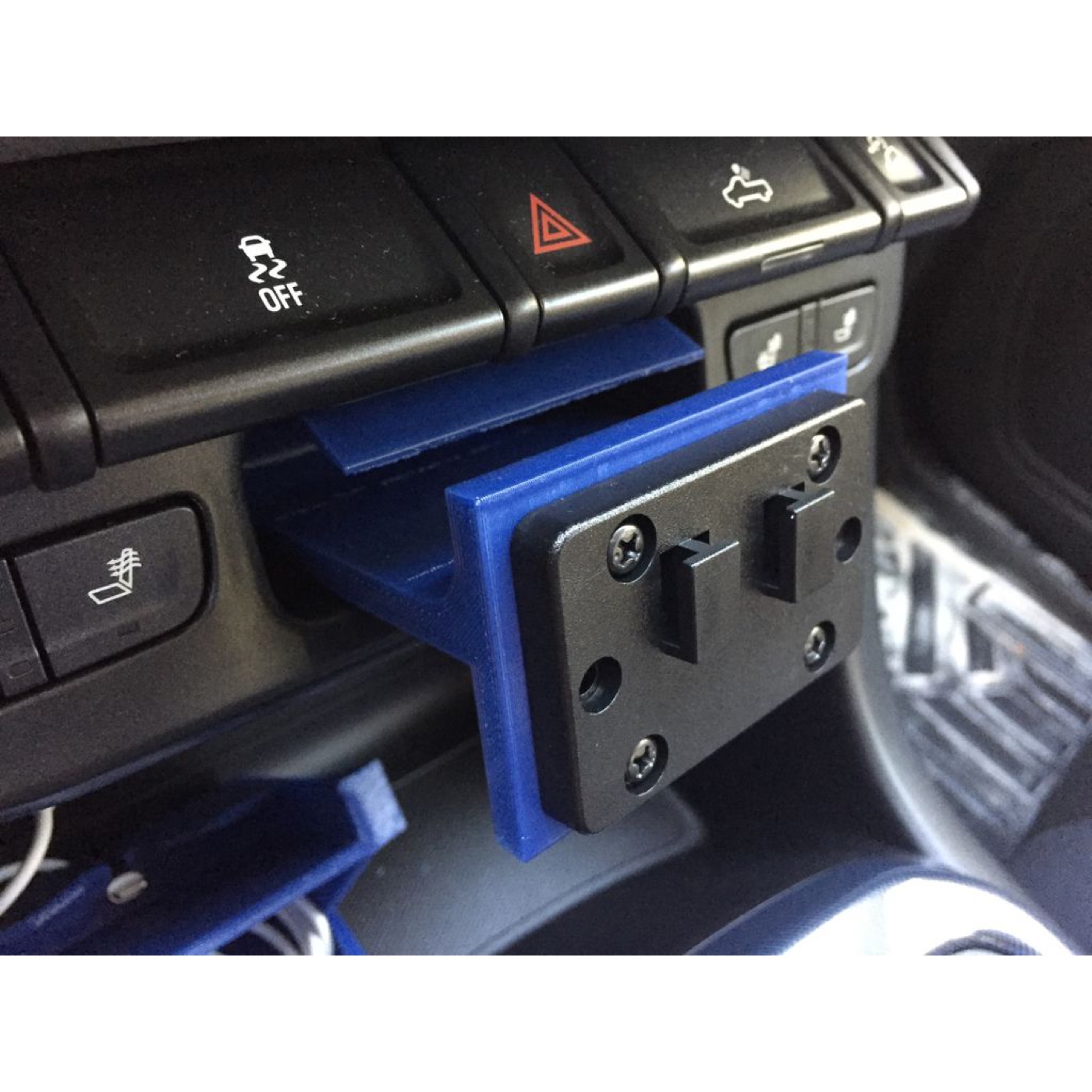 Chevrolet Colorado Ön Cep AMPS Dock görsel 3