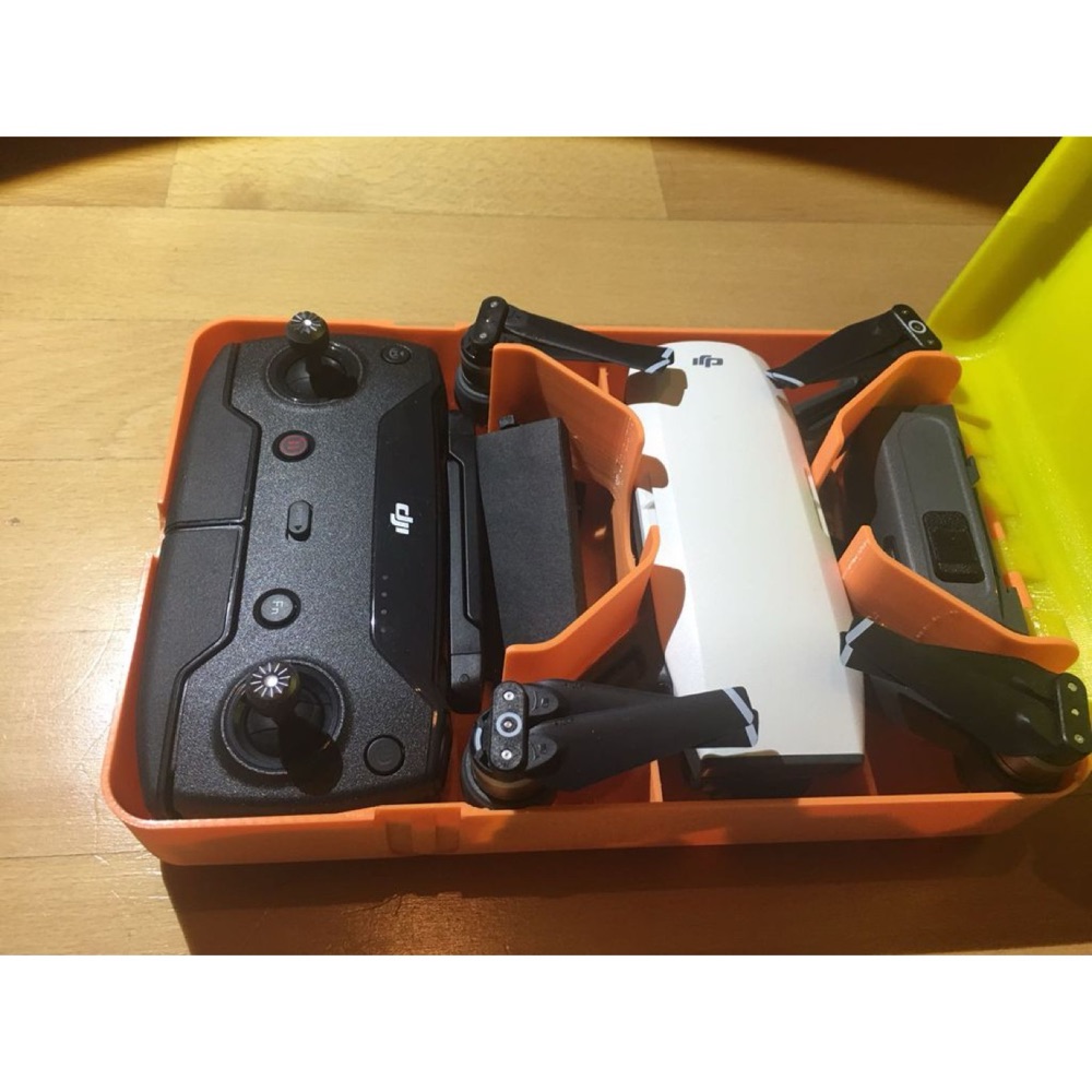 DJI Spark ve Kumanda için Menteşeli Taşıma Kutusu (Fly More Çantasına Sığar)