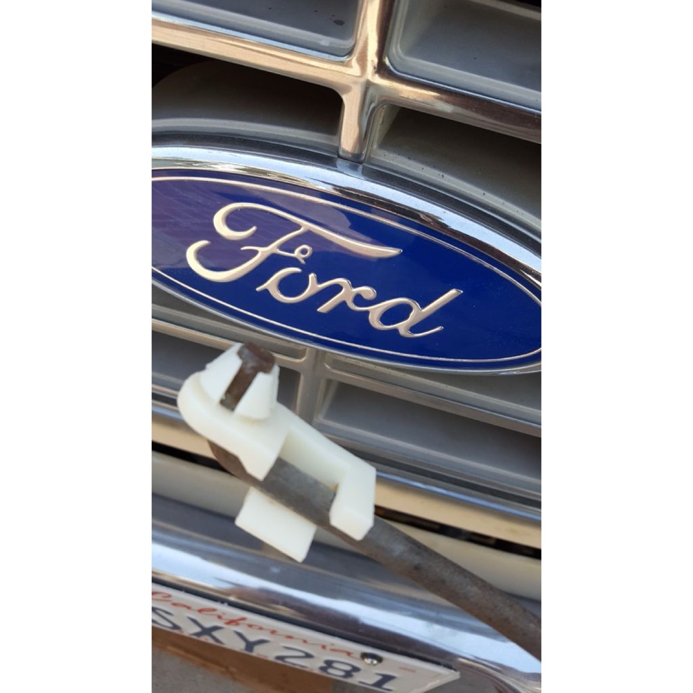 Ford Econoline kaput çubuğu klipsi görsel 2