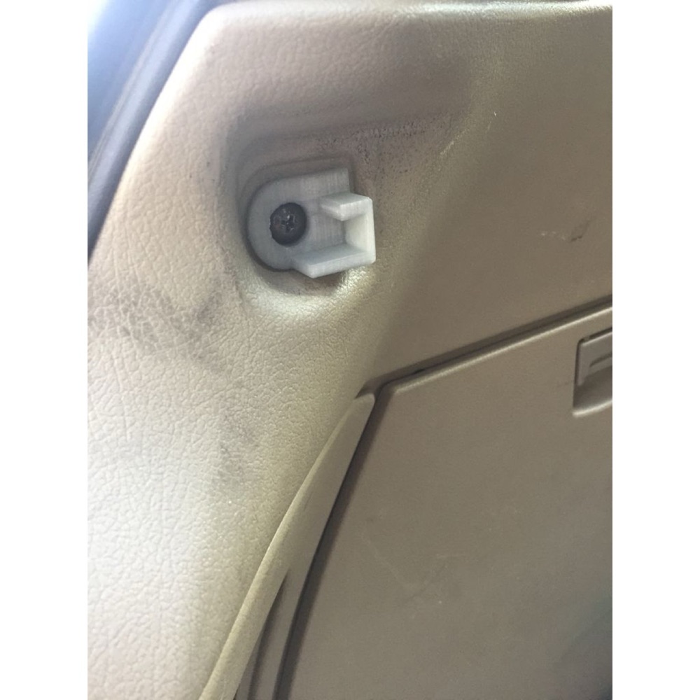 Subaru Legacy Bagaj Örtüsü Sürücü Tarafı Tutucusu (1992)