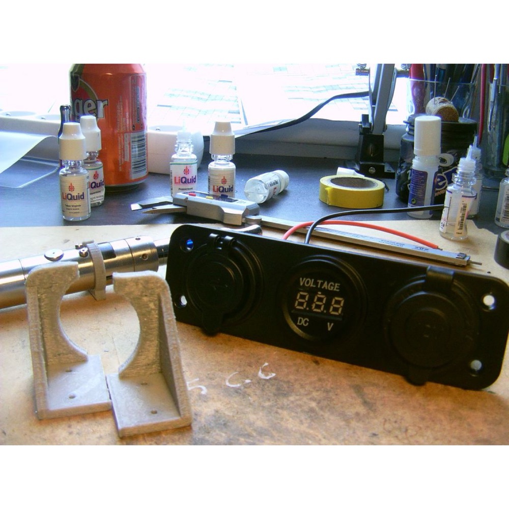 Citroën 2CV USB / Voltmetre Priz Yuvası görsel 2