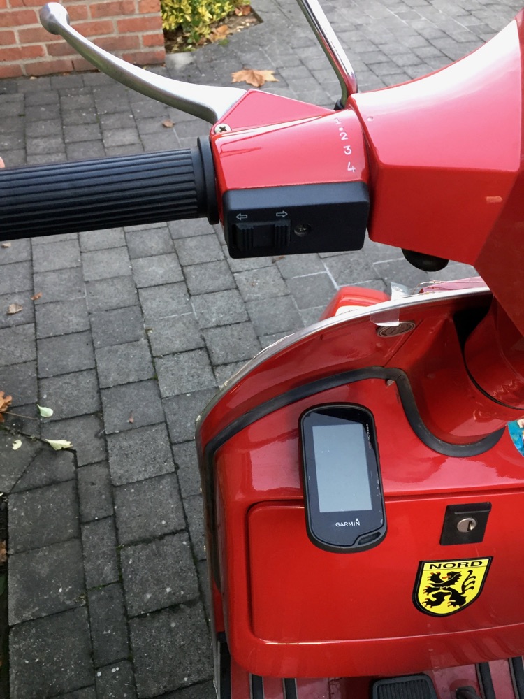 Vespa PX Garmin Navigasyon Tutucu görsel 2