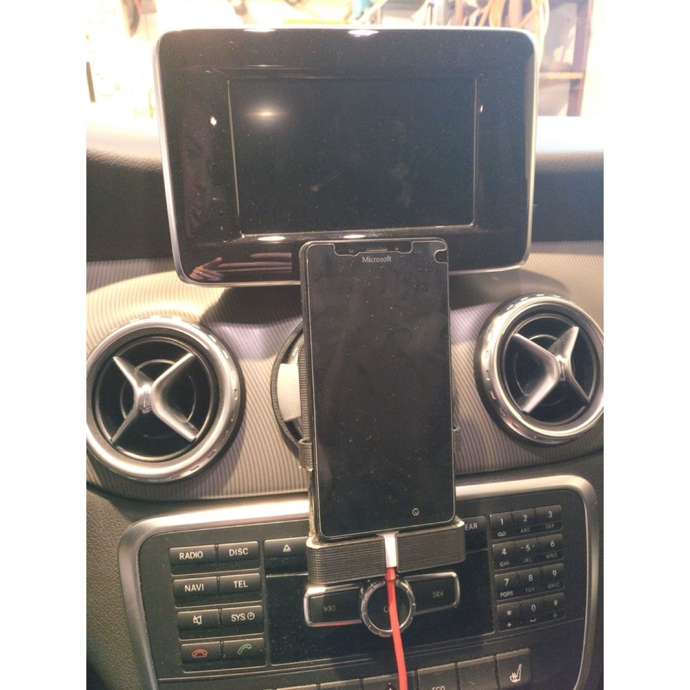Telefon Tutucu (Mercedes GLA/CLA/A/B-C Konsol Uyumlu)