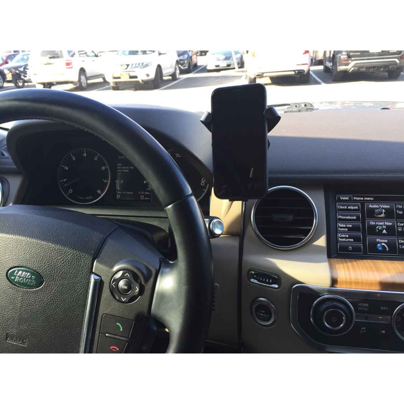 Land Rover LR4 Top Mafsallı Telefon Tutucu (Kablosuz Şarjlı) görsel 3