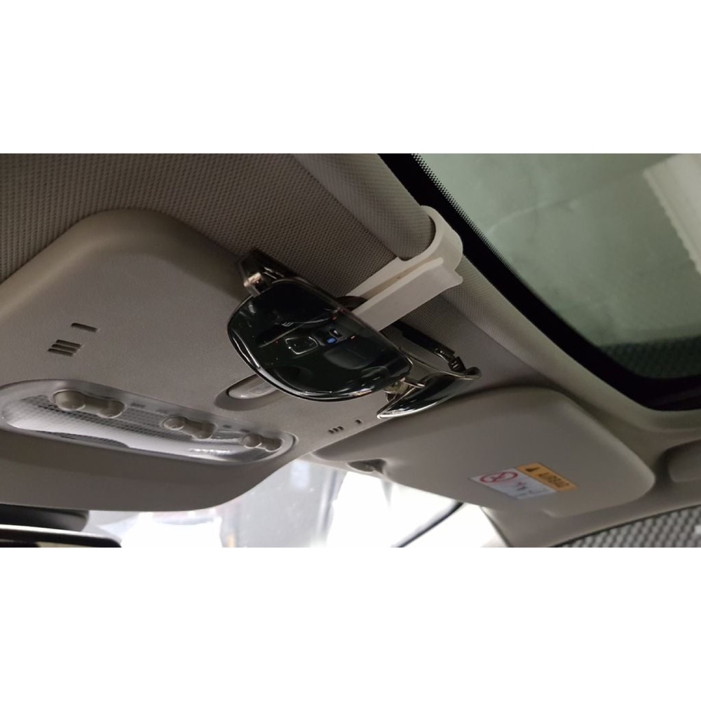 Nissan Qashqai gözlük tutucu