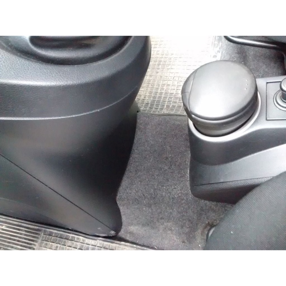 Mazda 2 Bardaklık görsel 2