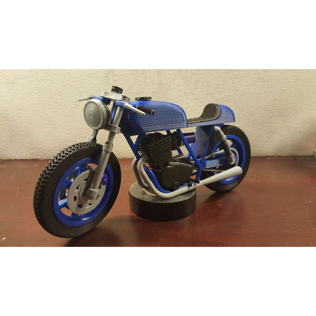 Cafe Racer Motosiklet Arka Lastik görsel 3