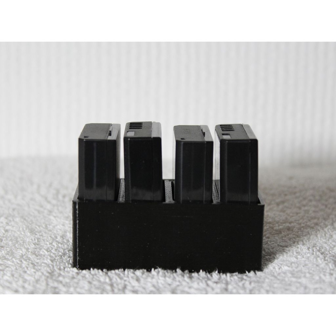 Canon LP-E10 Batarya için Kompakt Tutucu görsel 2