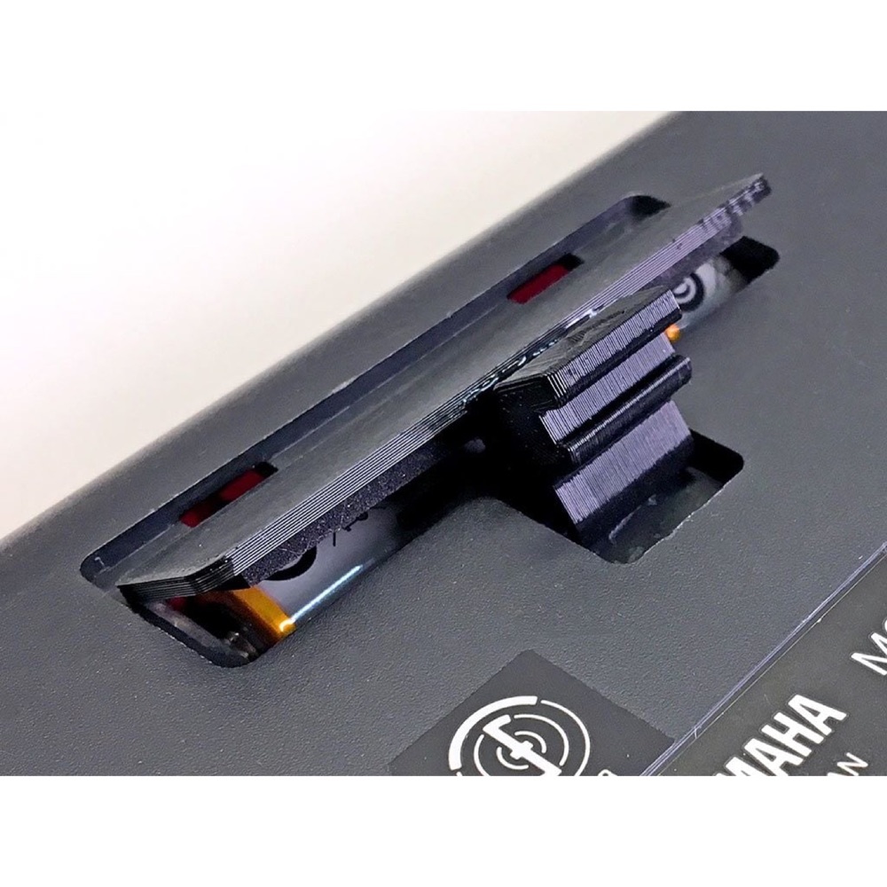 Yamaha SHS-10 Keytar Pil Bölmesi Kapağı görsel 4