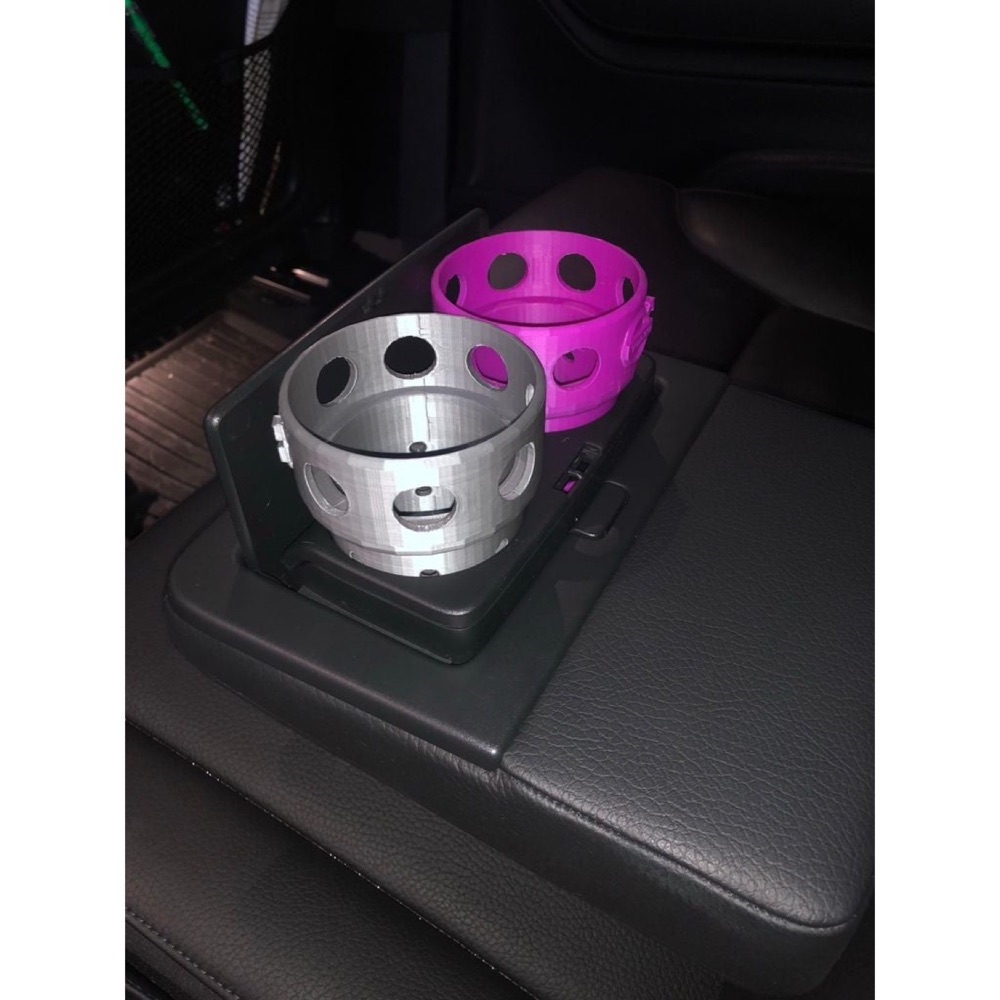 Volvo XC90 Arka Bardaklık Adaptörü — Model 2 görsel 4