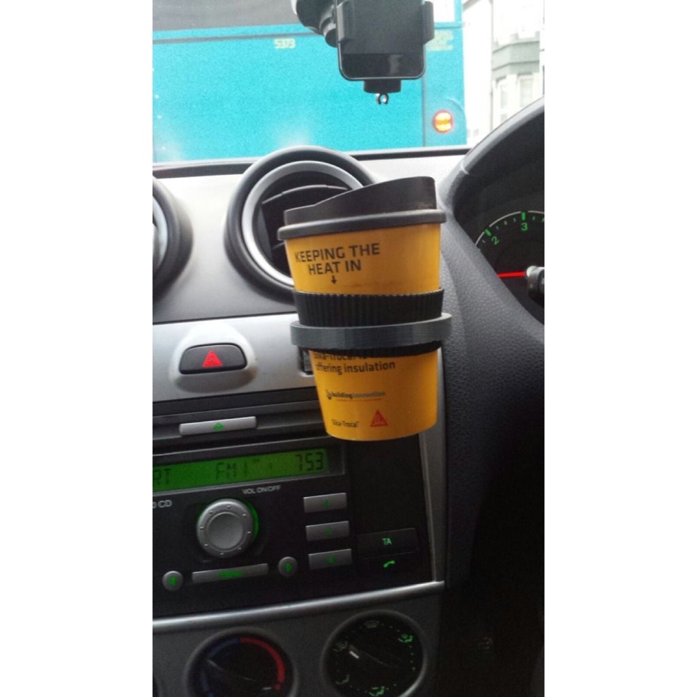 Ford Fiesta havalandırma bardaklığı görsel 3
