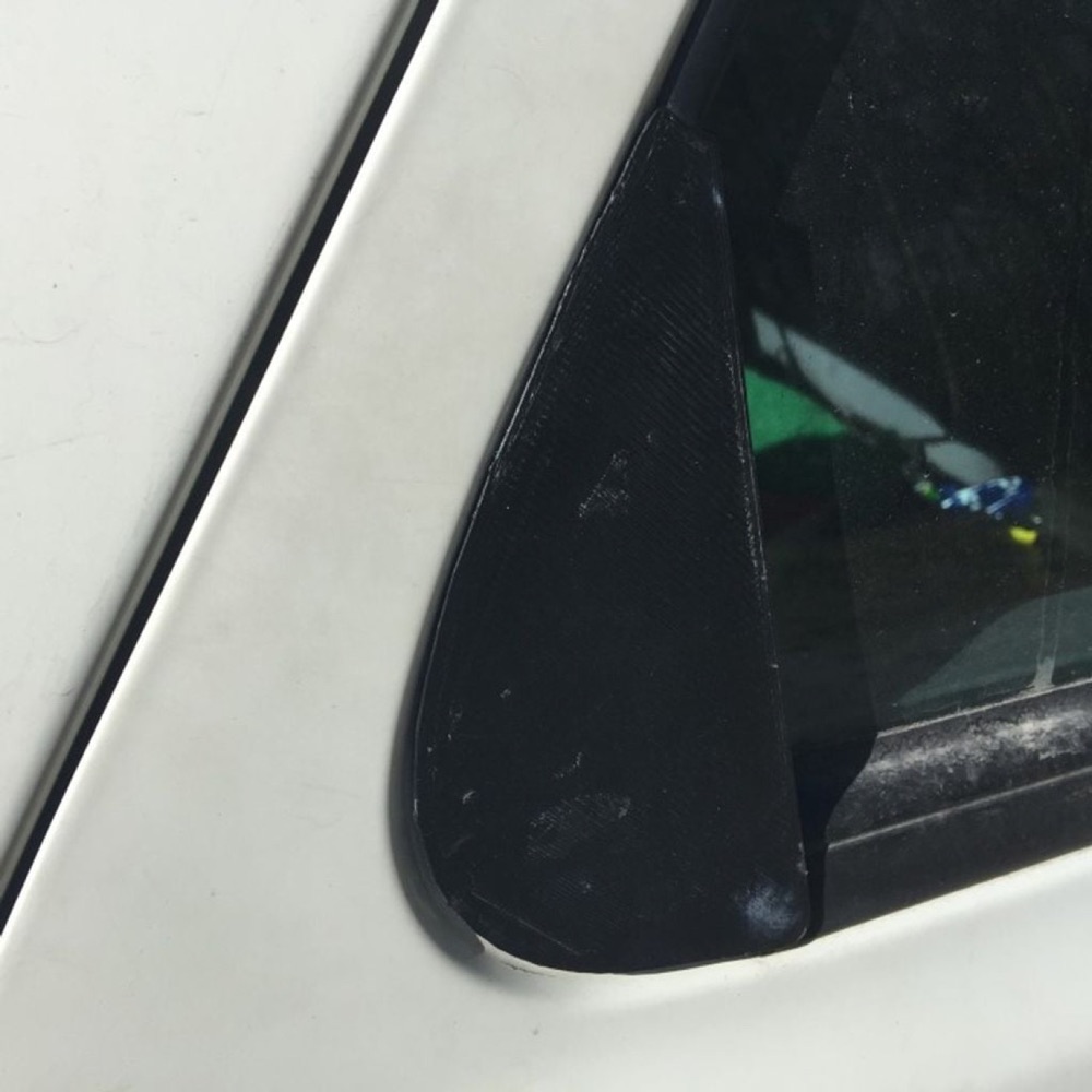 Ford Fiesta 98 arka cam plaka