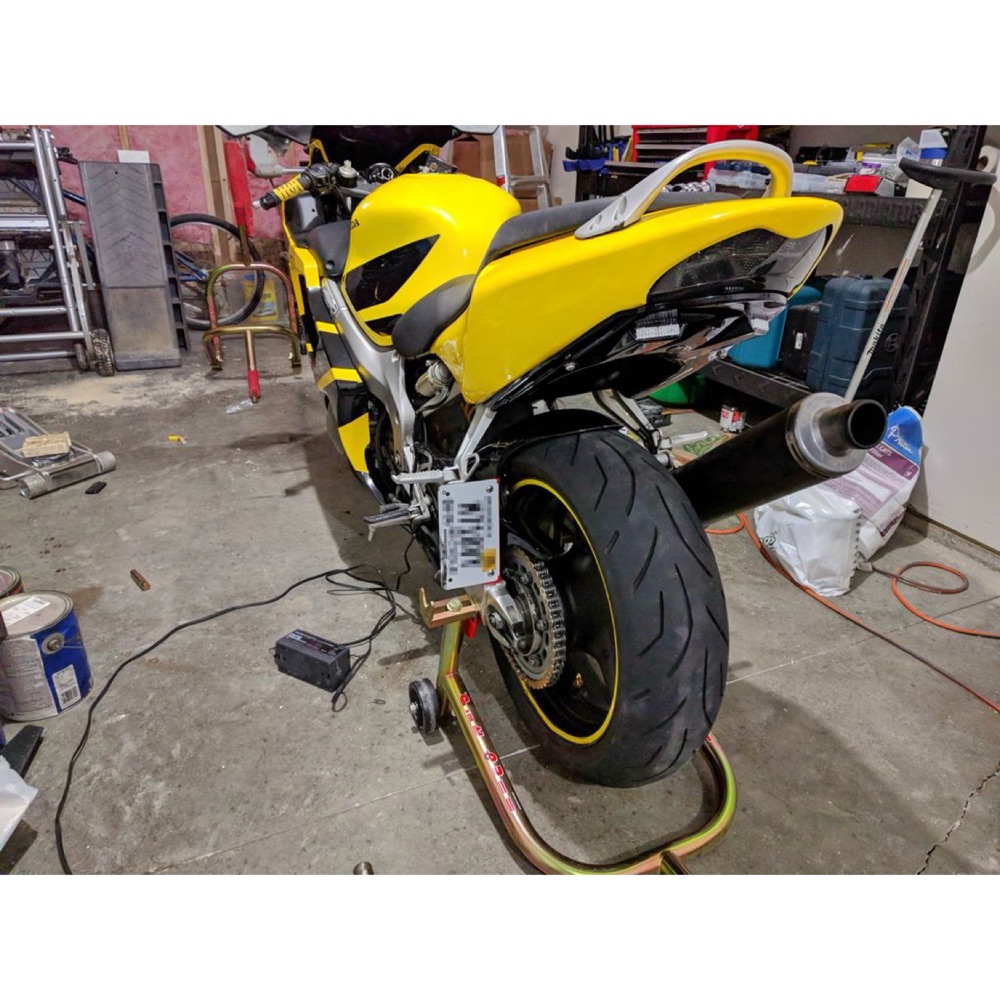 Honda CBR600F4i plaka taşıyıcı braketi (salıncak montaj) görsel 2