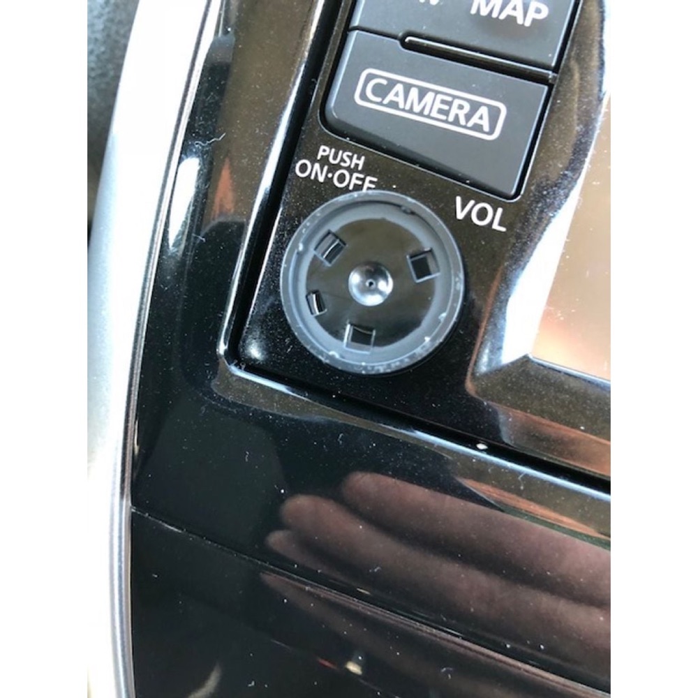 Nissan Versa Note radyo düğmesi iç ek parçası