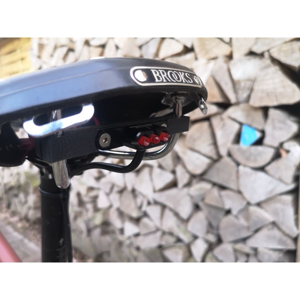 Bisiklet Supernova Arka Lamba Tutucusu (Brooks B17 Uyumlu)
