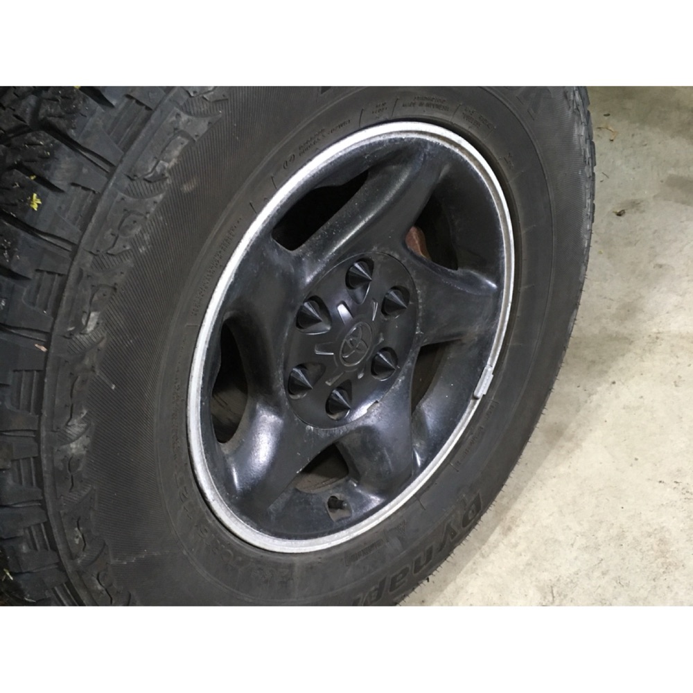 Toyota Tundra Çivili Bijon Kapakları