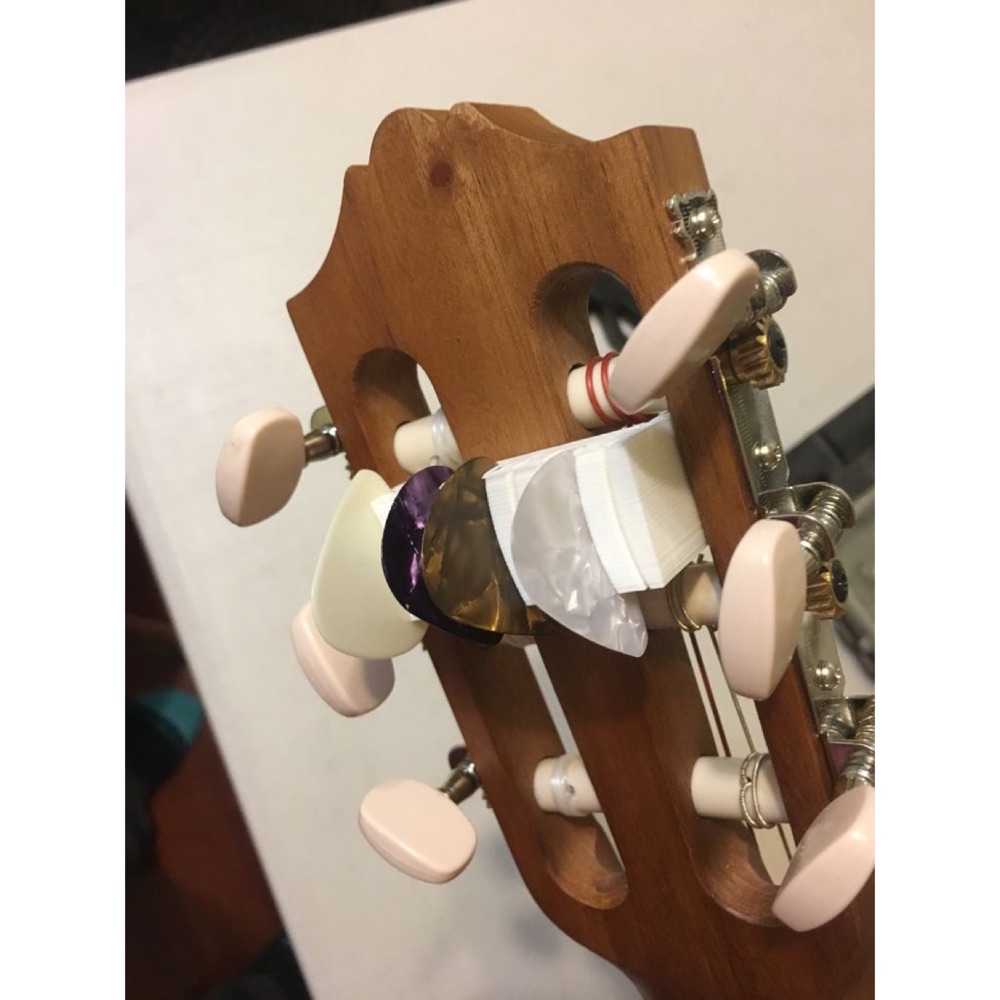 Yamaha GL1 Guitalele Pena Tutucusu görsel 2