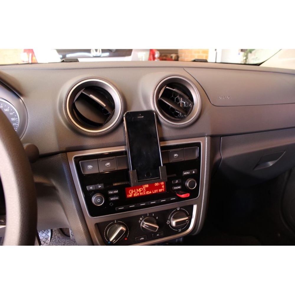 VW Golf CD- ve Telefon Tutucu görsel 3