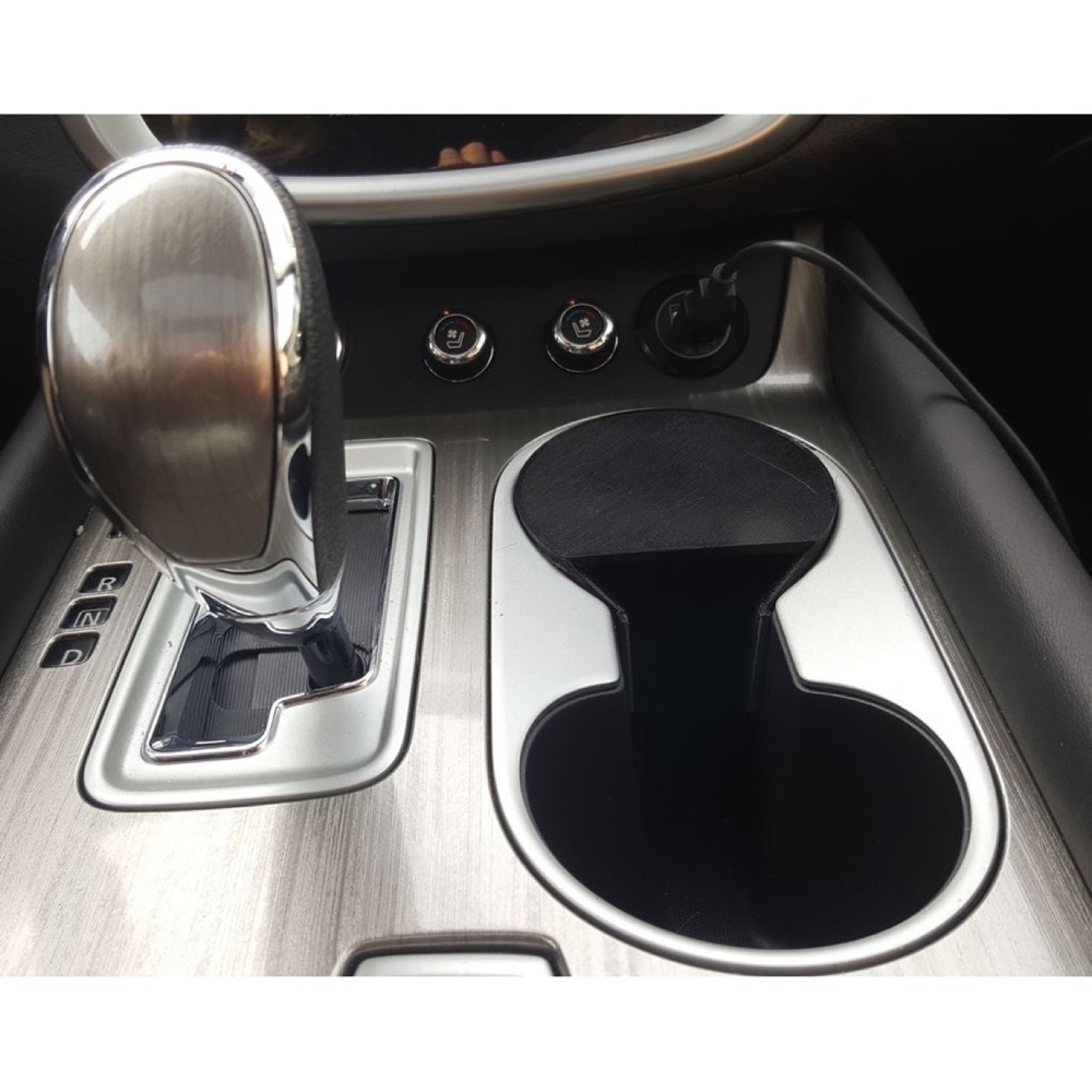 Nissan Murano Z52 bardaklık desteği (telefon tutucu tabanı)