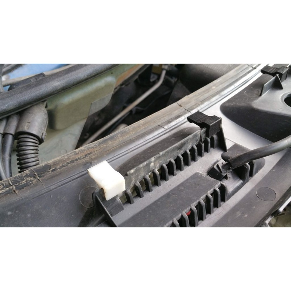 Fiat Panda 169 Ön Cam Su Oluğu Kancası görsel 2