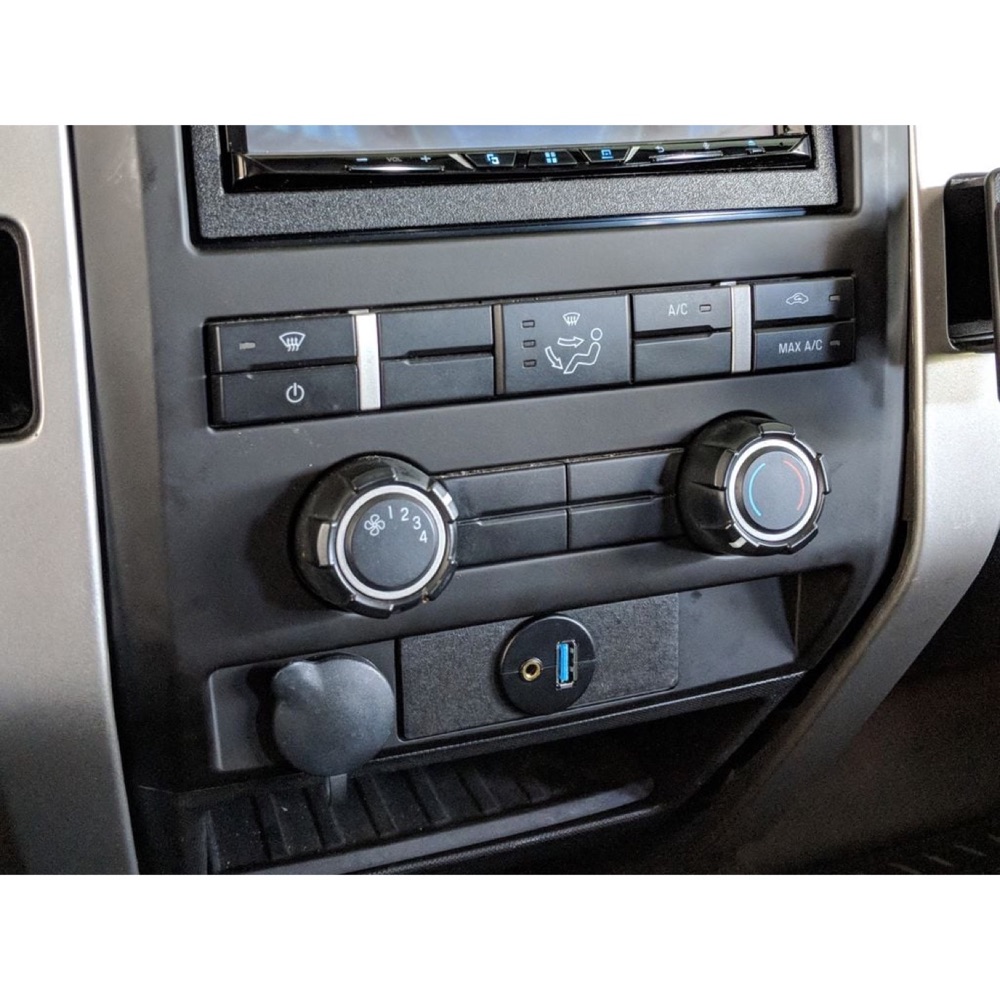 Ford F-150 (2009-2014) USB ve AUX Modül Kapağı