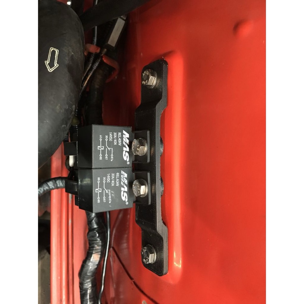 Datsun 240Z/260Z far rölesi tutucu braketi görsel 2