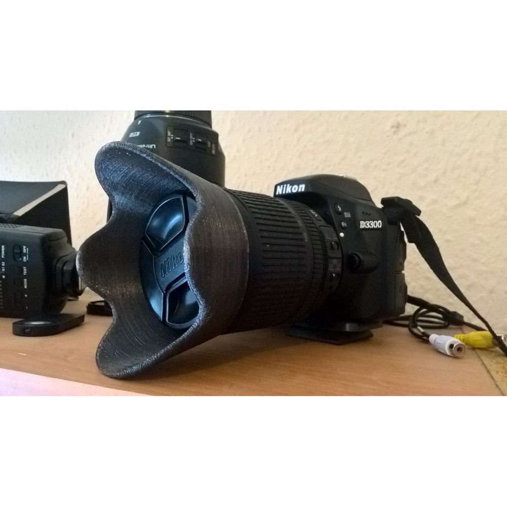 Nikon 18-105mm Büyük Çaplı Lens Siperliği (Çiçek Tipi, Küçük Klipsli) görsel 1