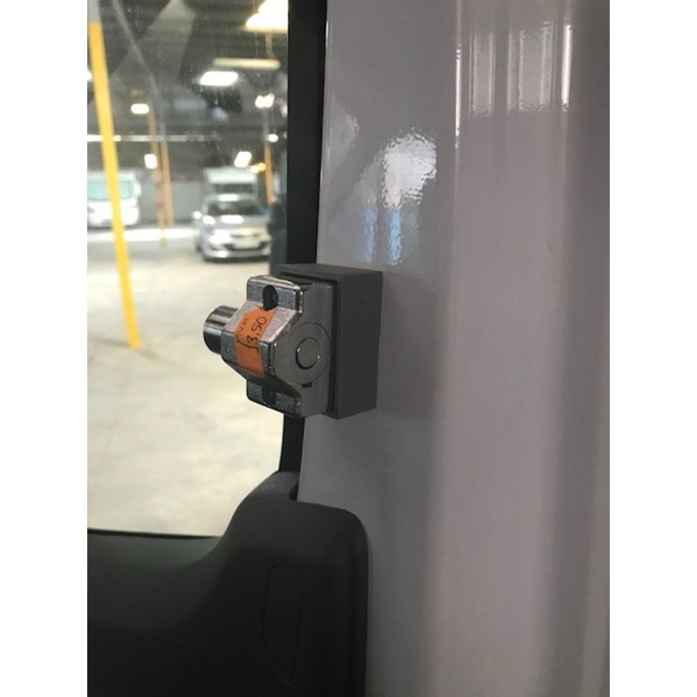Ford Transit Güvenlik Kilidi Kapağı (Parça 1) görsel 2