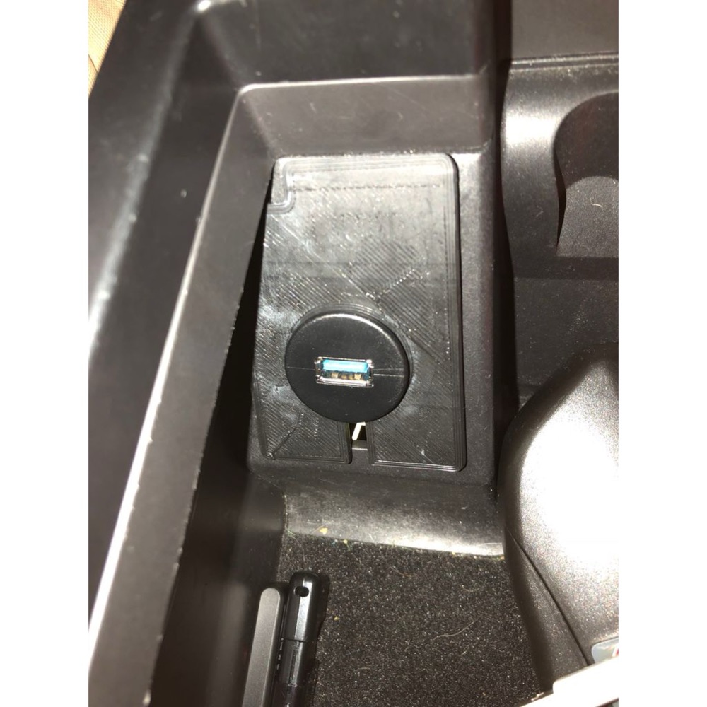 Ford Mustang (2005) USB Soket Panel Kapağı