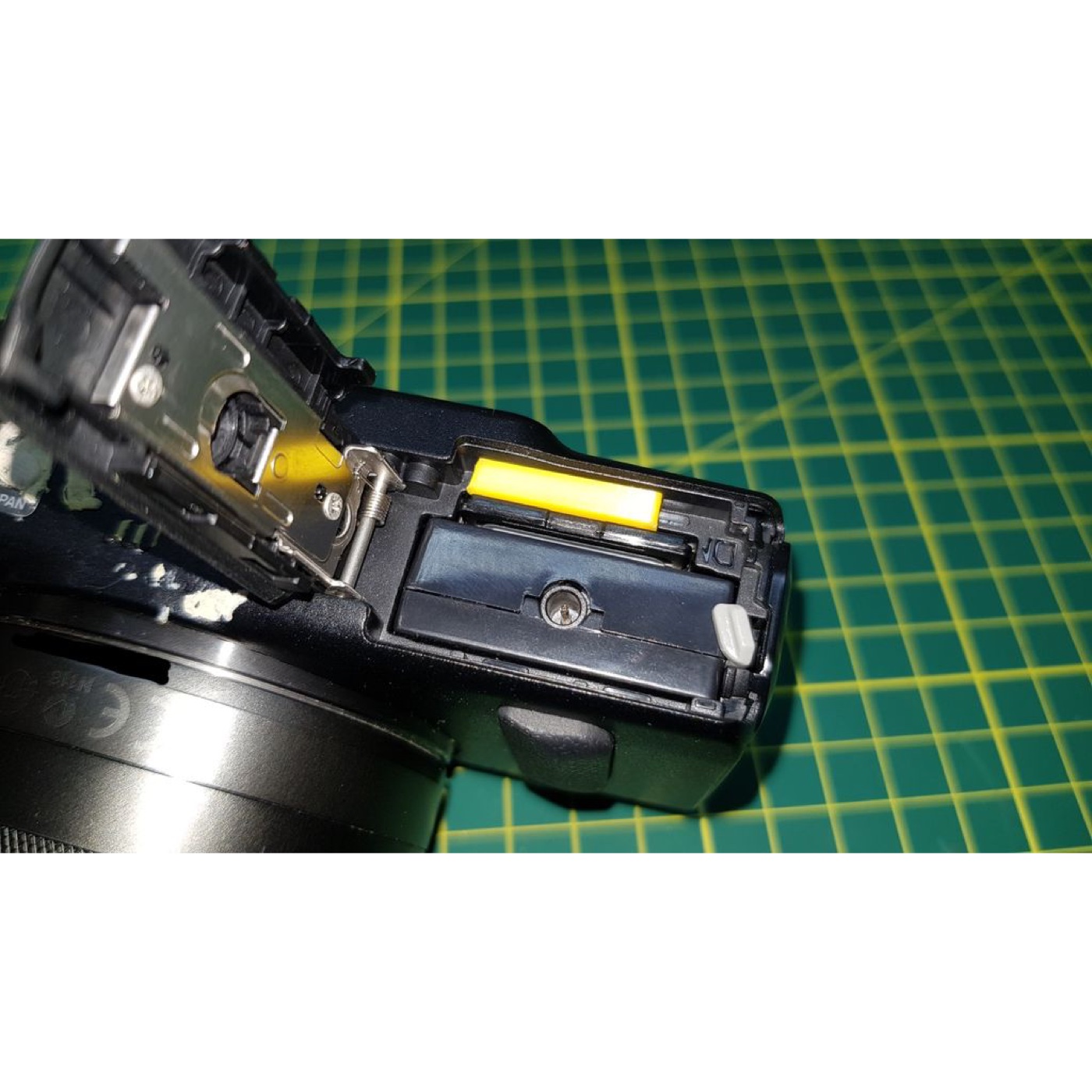 Canon EOS M için Pil Anahtarı Devre Dışı Bırakma Pimi