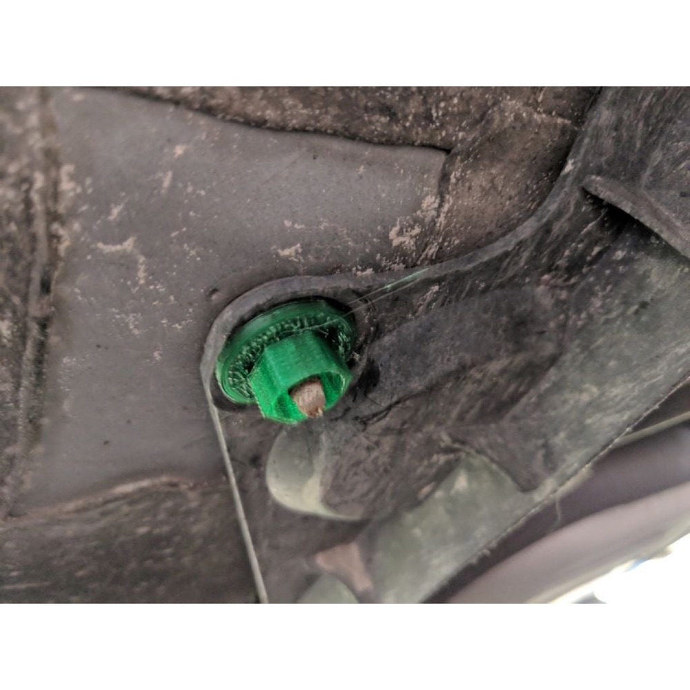 Mazda Alt Gövde 5,5mm Plastik Somun