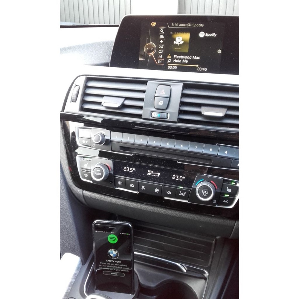 Geçmeli iPhone Yuvası (BMW 3 Serisi F30/F31 Uyumlu) görsel 4