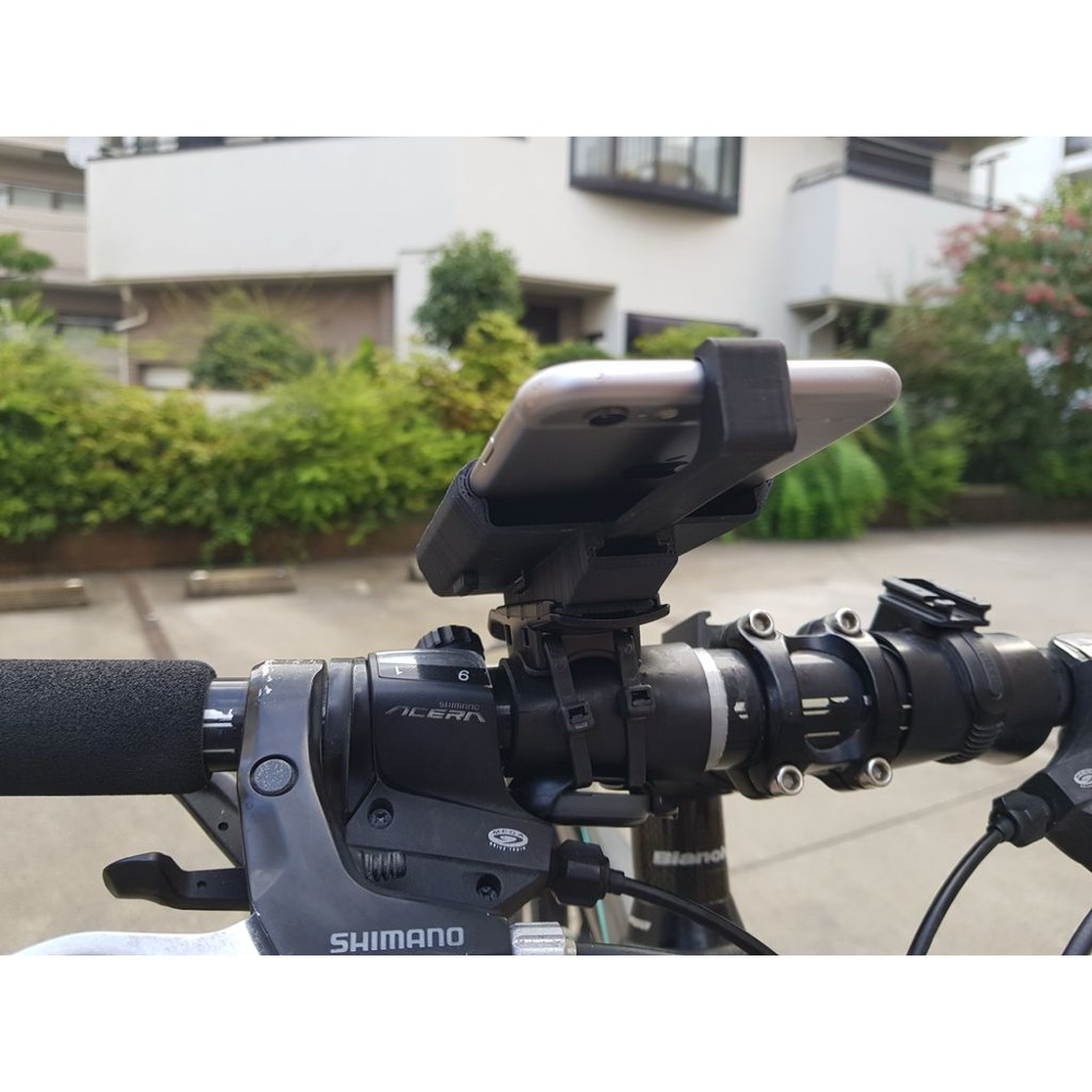 Bisiklet Garmin Tutucusuna iPhone Adaptörü görsel 3