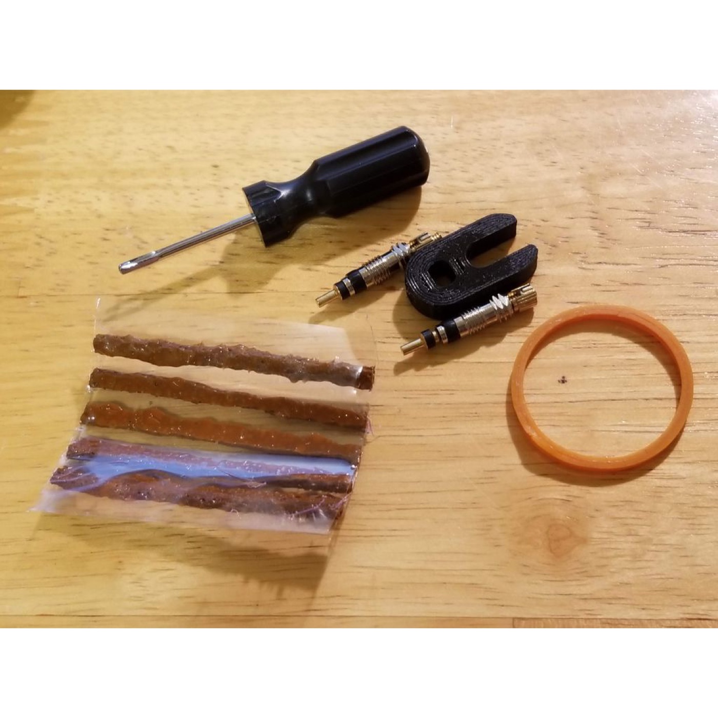 Bisiklet Tubesiz (Tubeless) Lastik Tamir Kutusu görsel 4