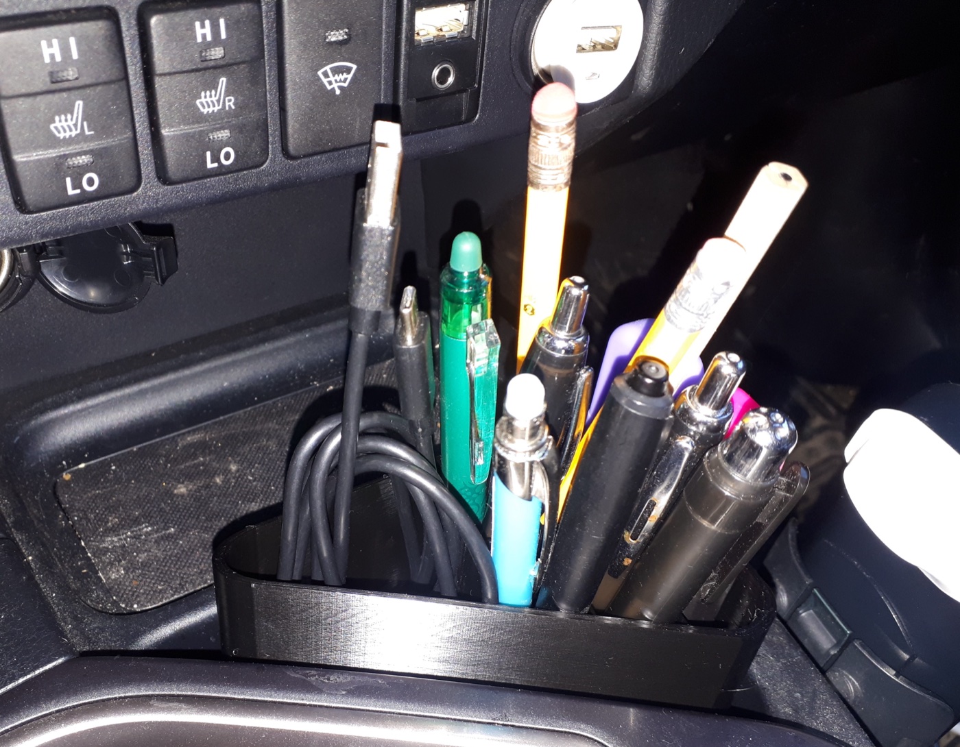 Kalemlik ve Organizer (Toyota RAV4 4. Nesil) görsel 2