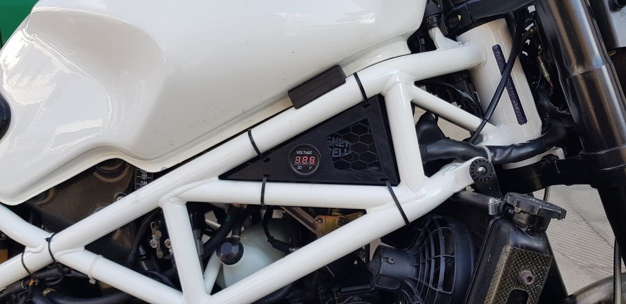 Ducati Monster S4R Yan Panel ve Akü Testi Kapağı görsel 2