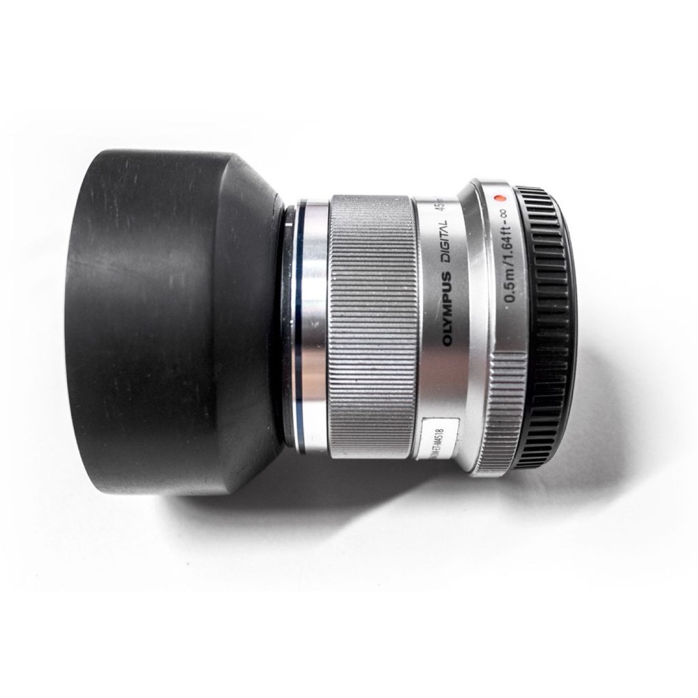 Olympus M.Zuiko 45mm f/1.8 Lens Parasoleyi (Bayonet Montaj)