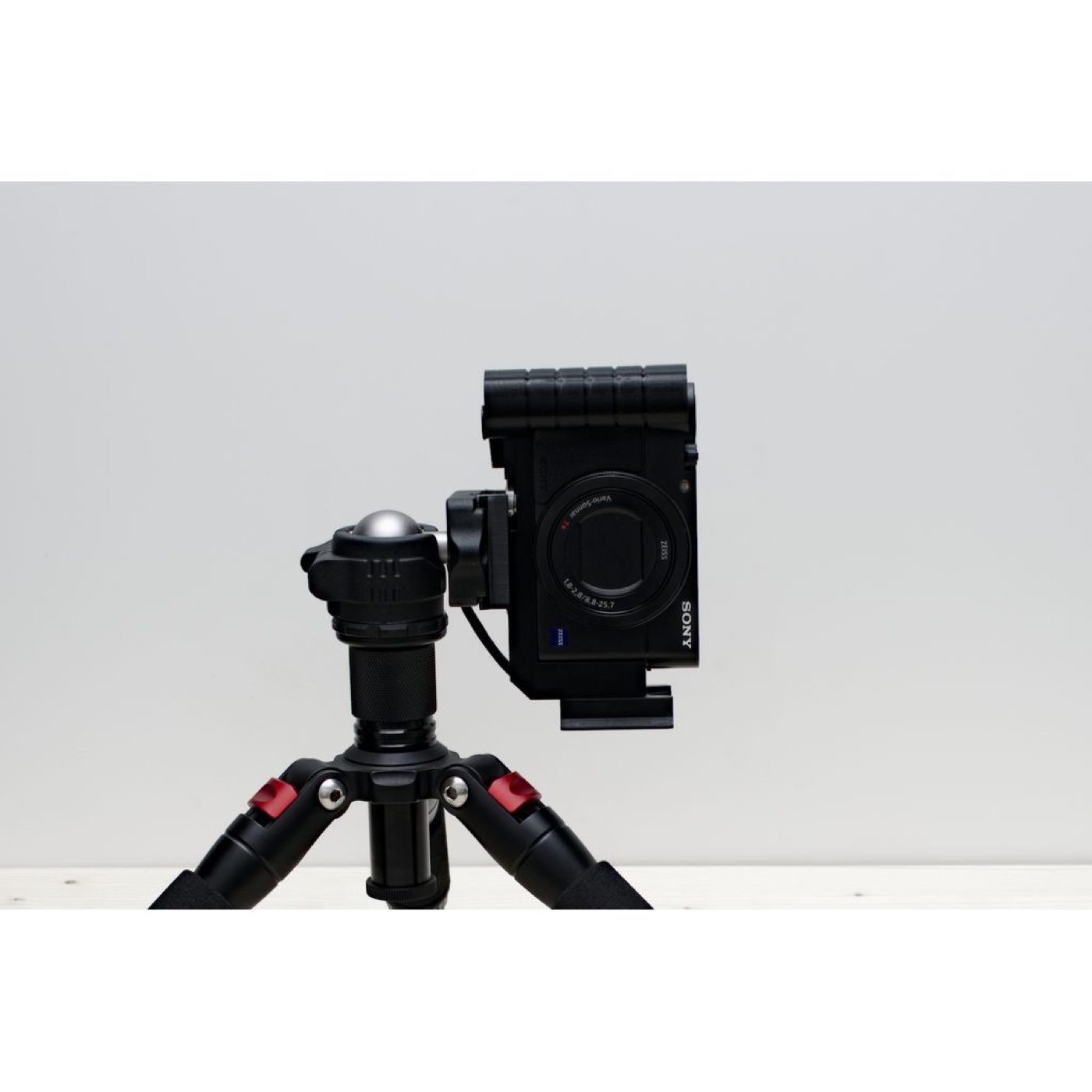 Sony RX100 V / VA Genişletilebilir Braket ve Tutamak Seti (Arca-Swiss Plakalı) görsel 2
