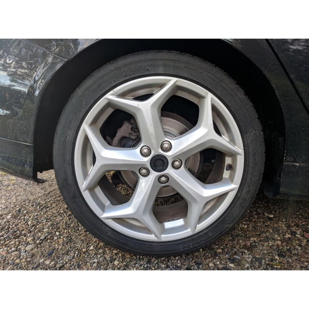 Ford Focus ST Jant Göbek Kapağı görsel 2