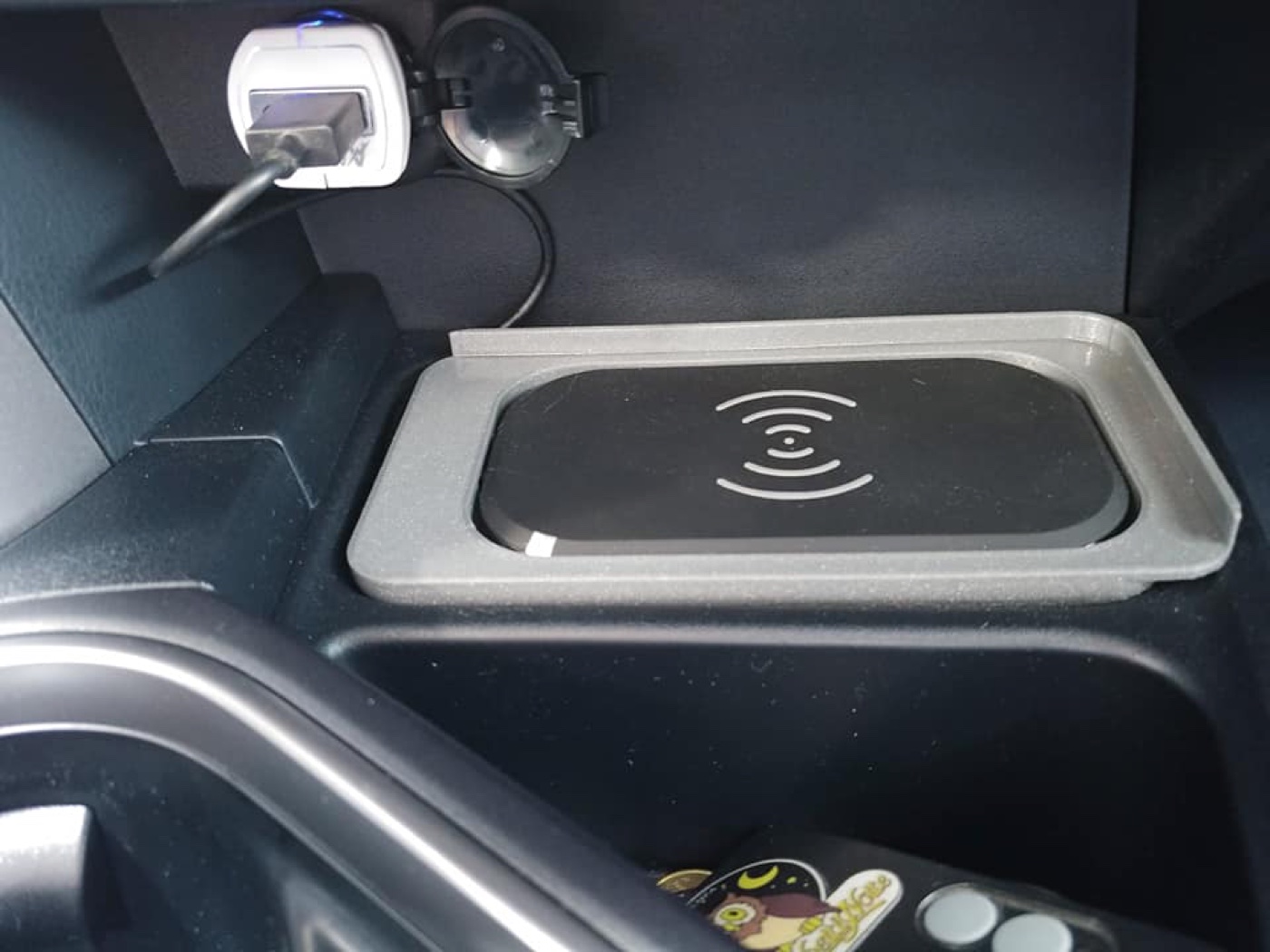 Qi Kablosuz Şarj Tabanı Tutucu (Toyota RAV4)